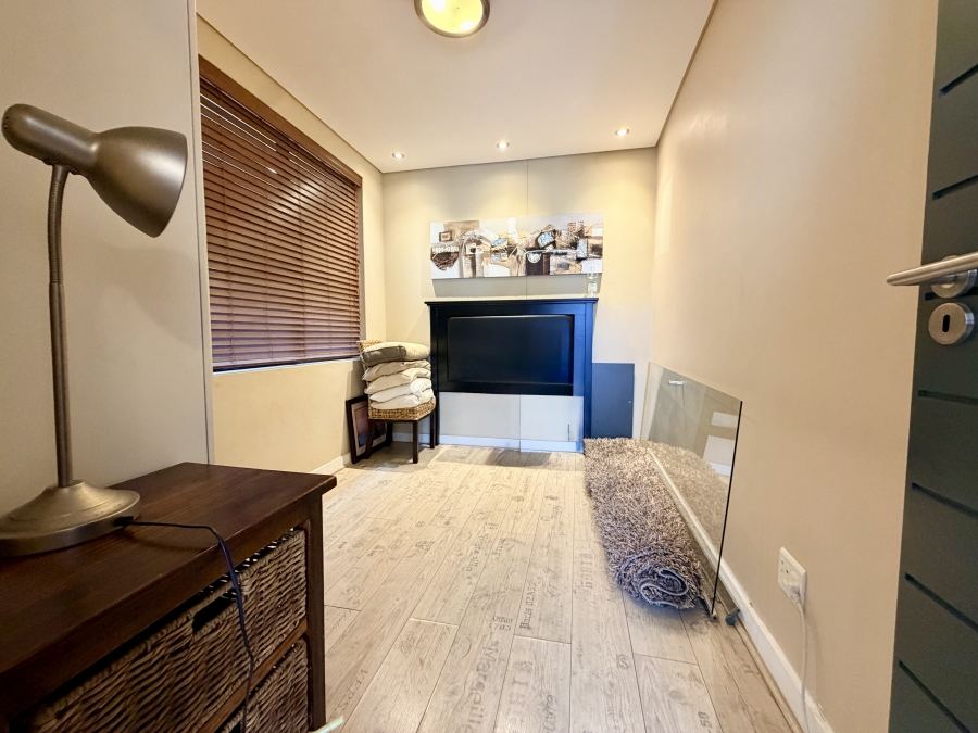 2 Bedroom Property for Sale in Cape Town City Centre Western Cape